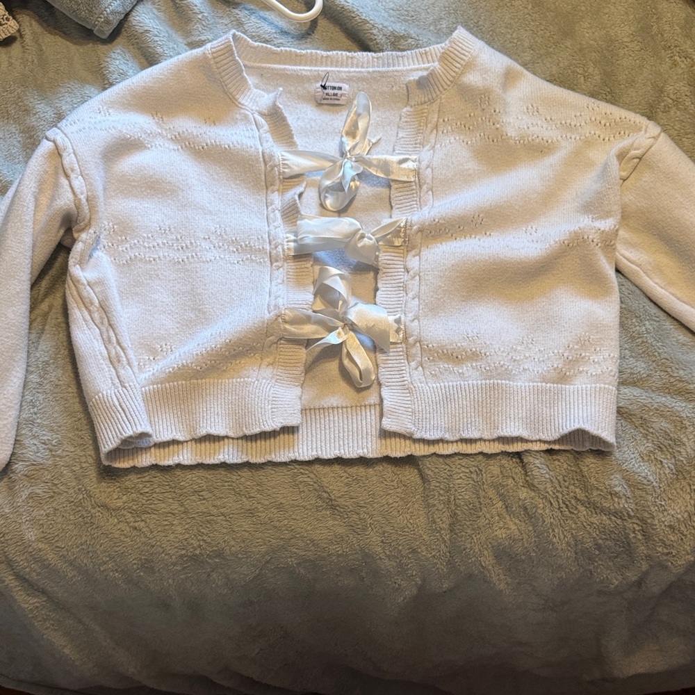 White Cropped Sweater with Ribbon Detail